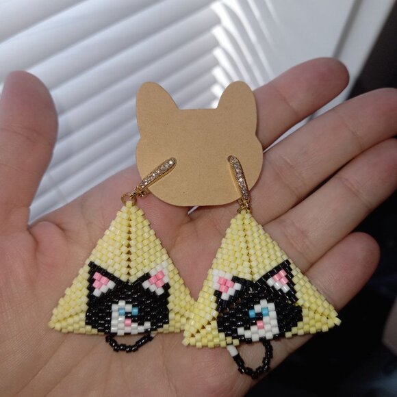 Luxury Thomas the Cat 🐾 Double-Sided Beaded Earrings • 18K Gold Plated •3D Tail - Picture 6 of 9